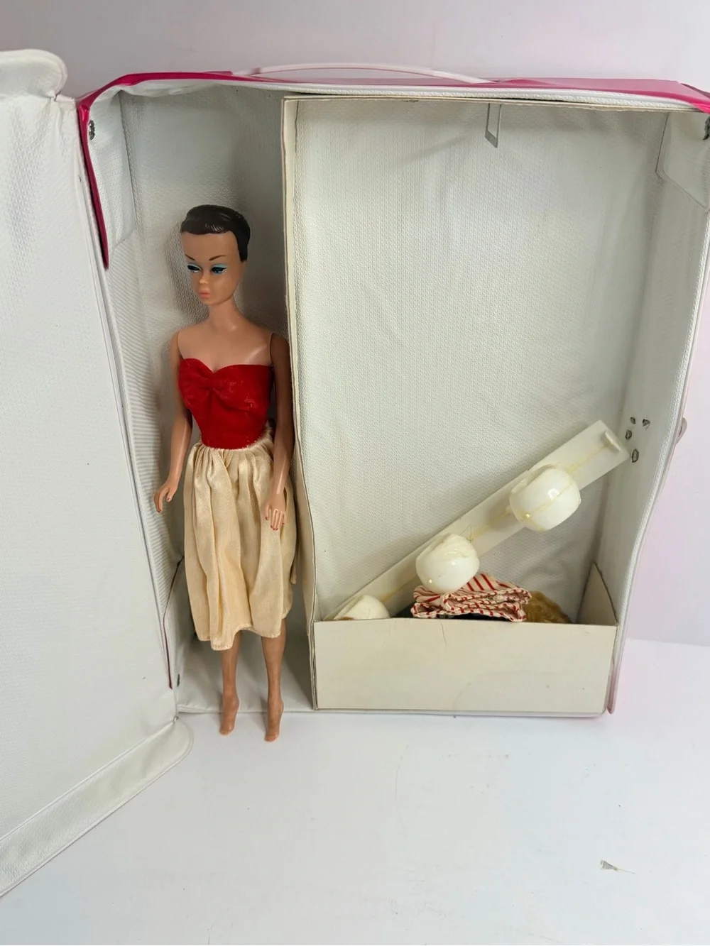 Vintage 1963 Mattel Fashion Queen Barbie Doll w/ 3 Wigs & Retro Carrying Case
